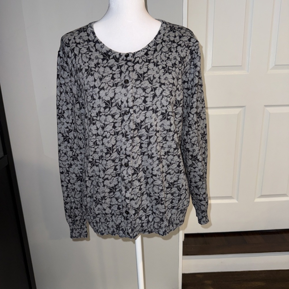 L.L. Bean Women's Button Up Cardigan Sweater Black Gray Floral XL 100% Cotton